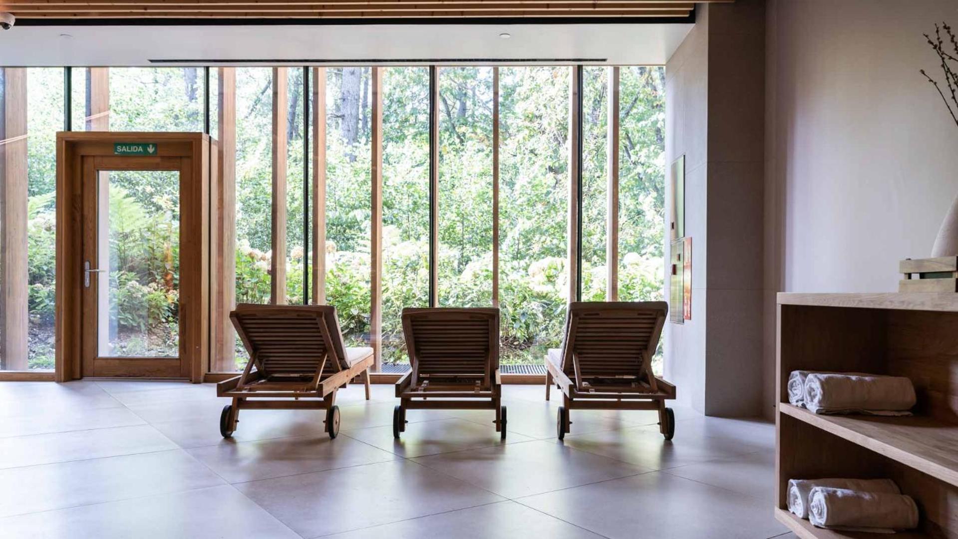 Arima & - Small Luxury